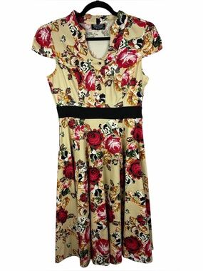 Hearts & Roses London Size 8 Pixel Rose Floral Fit & Flare Dress